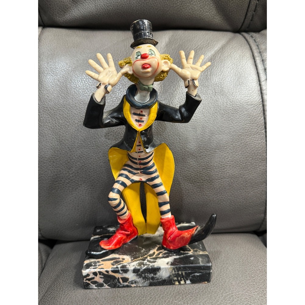 Vintage Depose Italy 943 Clown Figurine Genuine‎ Carrara Marble Base 9.5 Inch